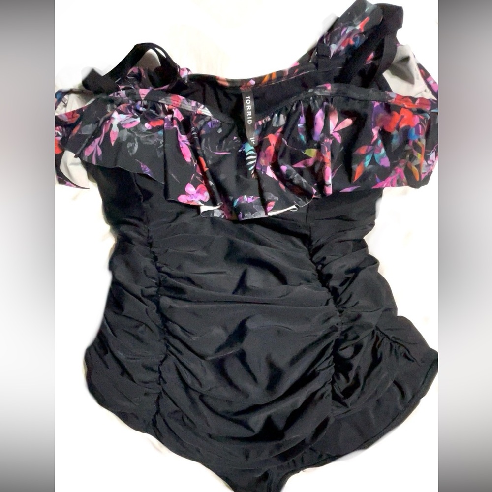 🌼TORRID Ruffle Trim Off-The-Shoulder Ruched Swimsuit🌼 - Picture 5 of 15